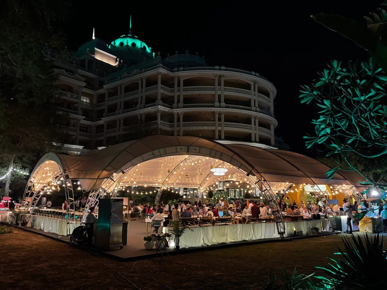 Large Ramadan marquee tent with traditional Arabic design for iftar gatherings in Dubai