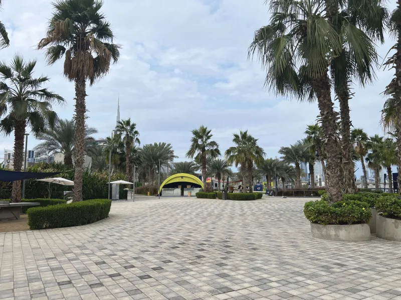 Wide view of the completed MIRA RUN tent in the event plaza in Dubai.