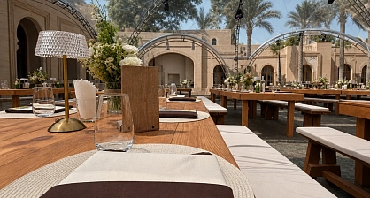 خيمة ARCH HEXA RT260/10 بسقف شفاف لفعالية خاصة