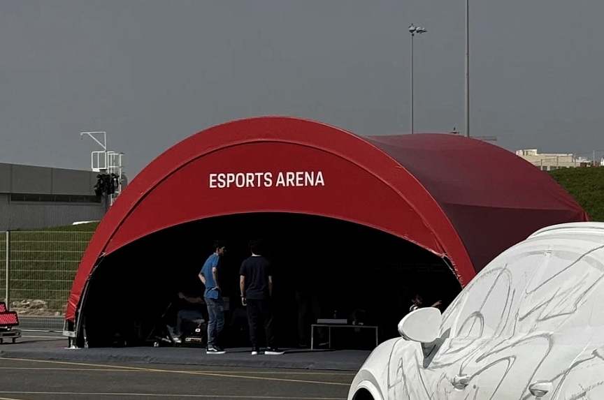 Arch tent for Porsche sport event in Dubai