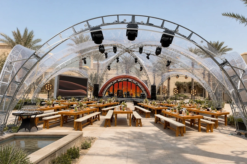 خيمة ARCH HEXA RT260/10 بسقف شفاف لفعالية خاصة