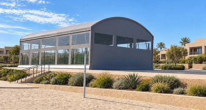 Padel enclosure viewed from the end and side