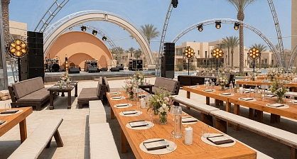 خيمة ARCH HEXA RT260/10 بسقف شفاف لفعالية خاصة