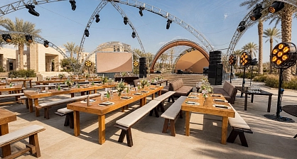خيمة ARCH HEXA RT260/10 بسقف شفاف لفعالية خاصة