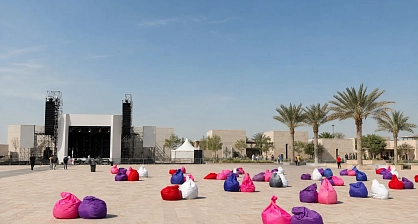 بنية خيام بمساحة 1,000 م² لمهرجان 100.1% LIVE