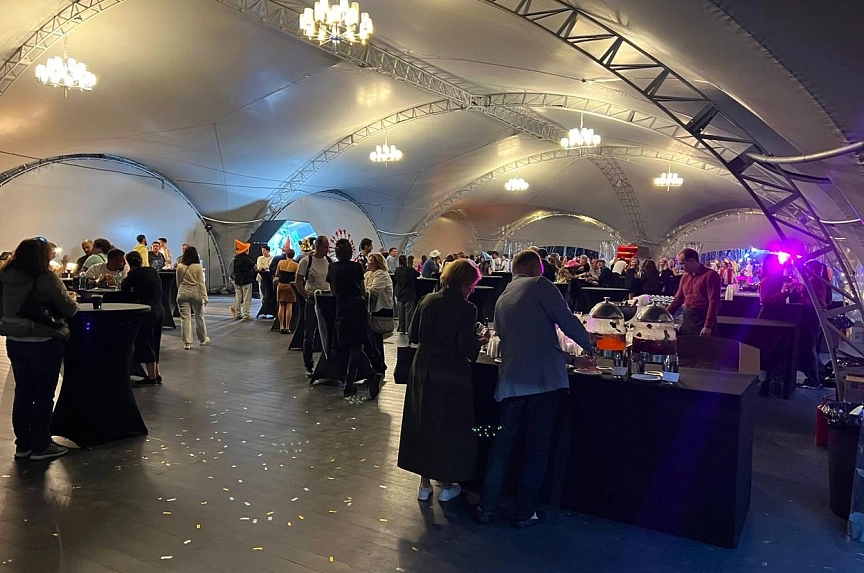 Event in dust free arch tent