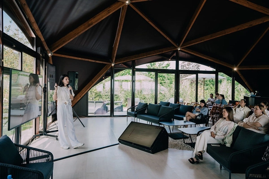 Elegant 169 m² structure for wine park