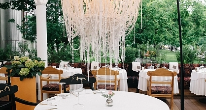 Exclusive tent structure on a restaurant veranda