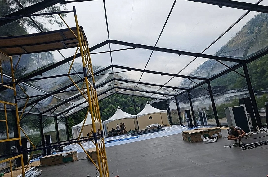 Installation of the gable structure