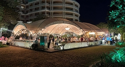 Ramadan celebration in the arch tent at the Kempinski Hotel