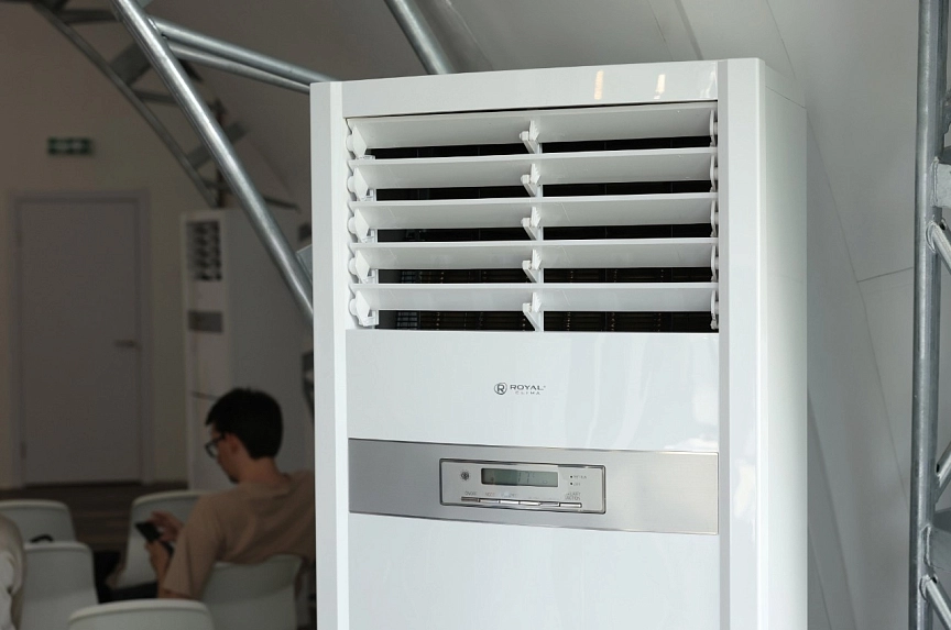 Air conditioning system inside the arch tent