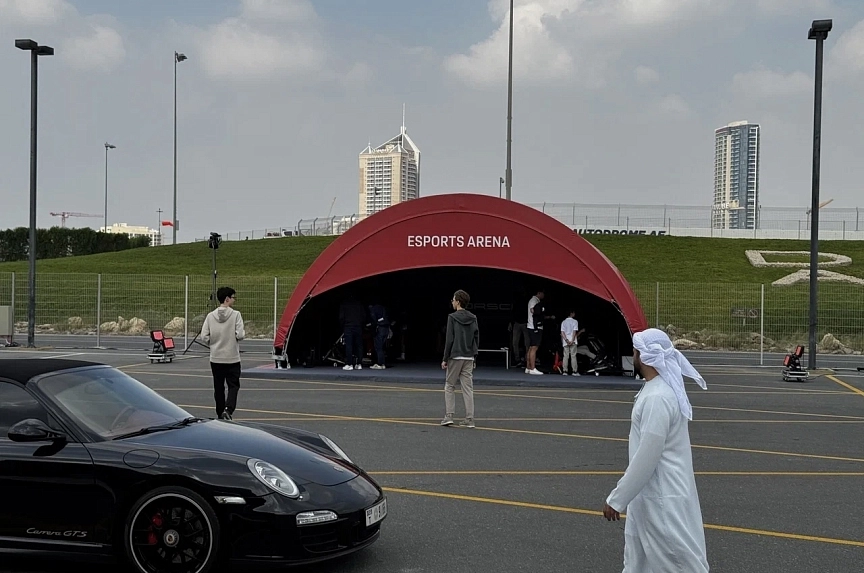 The arch gate tent for Porsche Carrera cup in Dubai