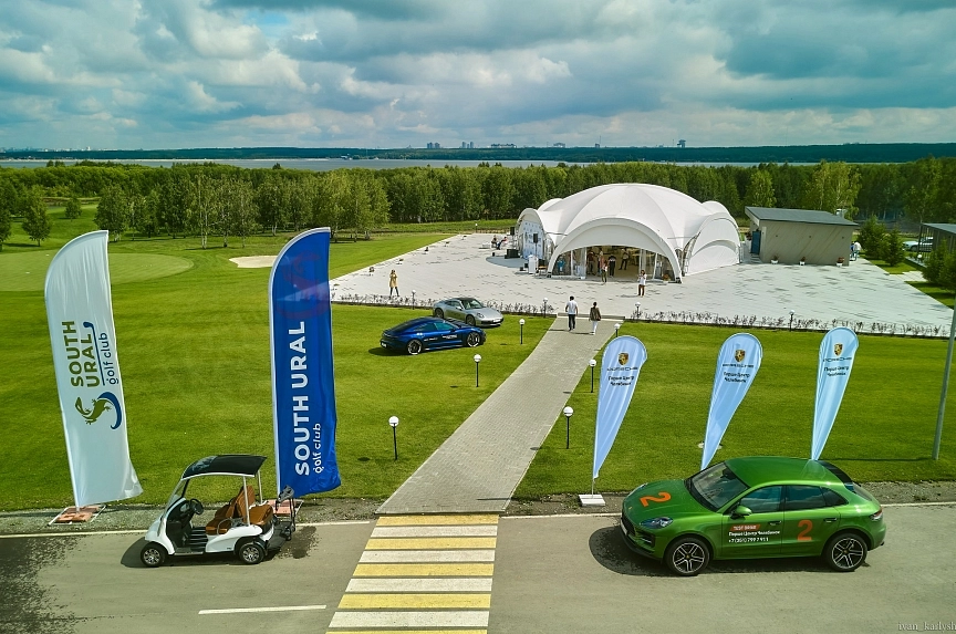 HEXA arch tent 290/8/8X1 – prestige exhibition tent rental