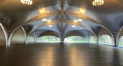 Internal structure of the tent with internal supports