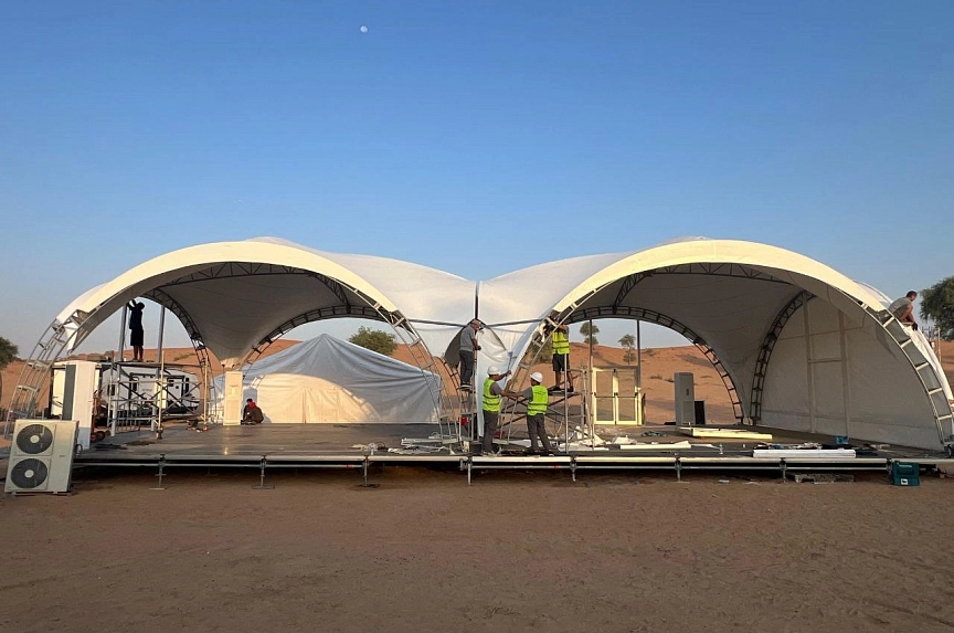 Installation of tents on the territory of the Ritz-Carlton hotel for a wedding anniversary celebration