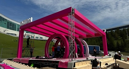 Custom pink roof marketplace Eastern Europe