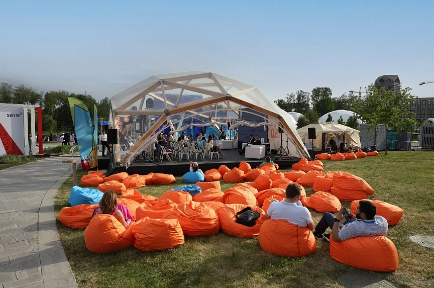 Diamond wood tent for forum