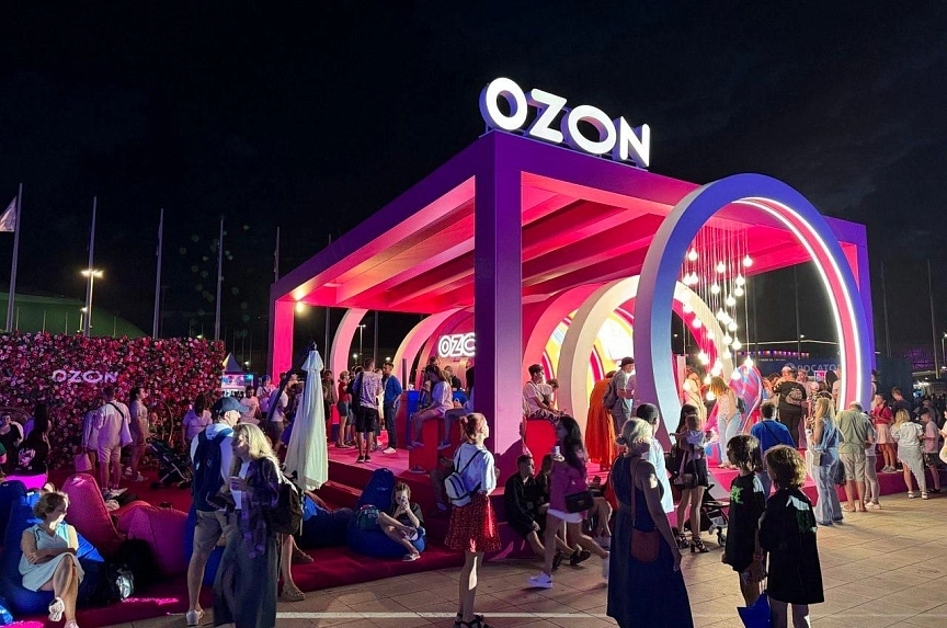 Night filming of branded structure for festival