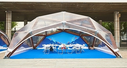 Wooden tent for hosting a master class