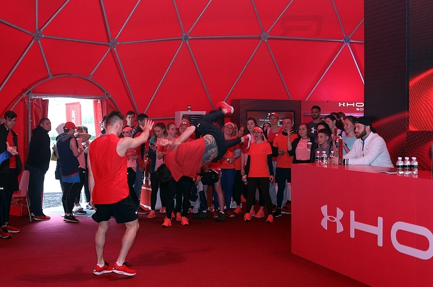 Defying gravity dome experience – Under Armour x TentProject collaboration